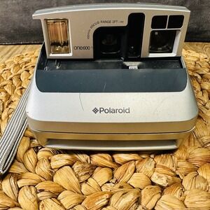Vintage‎ Polaroid One 600 Instant Film Camera Silver 100mm Focus Range 2 FT